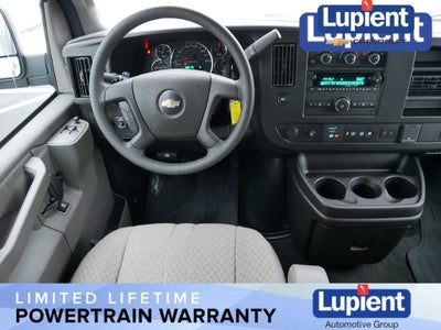 2025 Chevrolet Express Passenger 3500 1LT