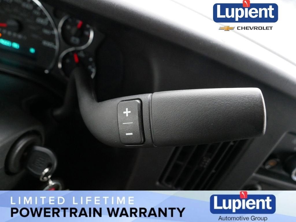 2025 Chevrolet Express Passenger 3500 1LT