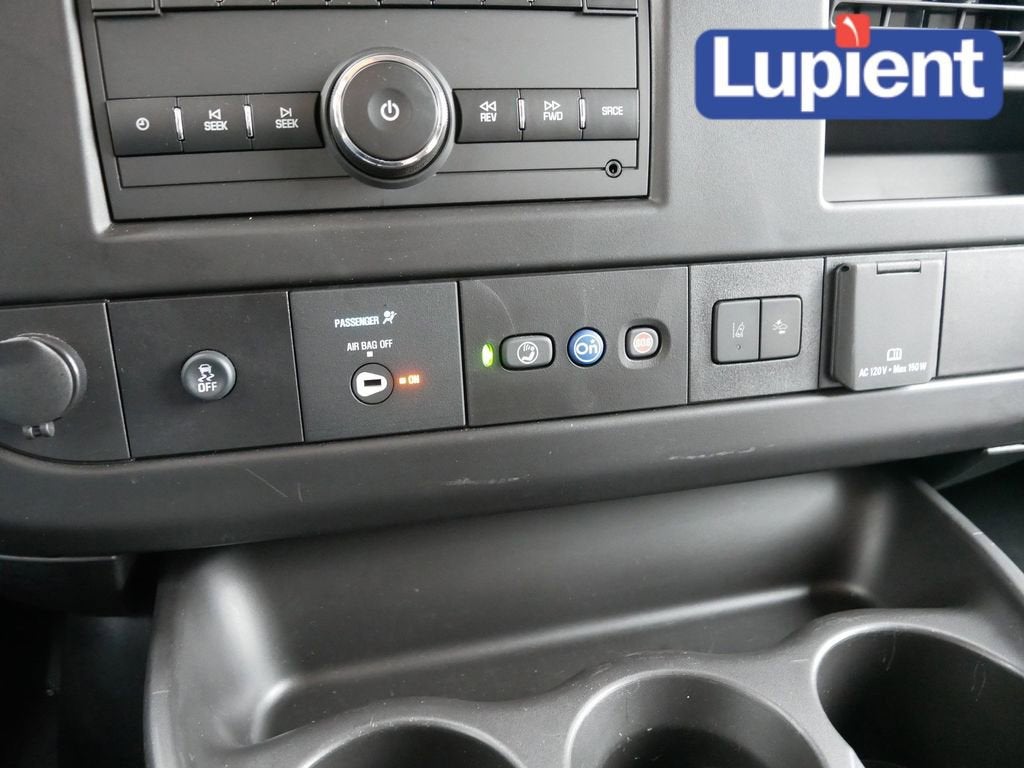 2025 Chevrolet Express Passenger 3500 1LT