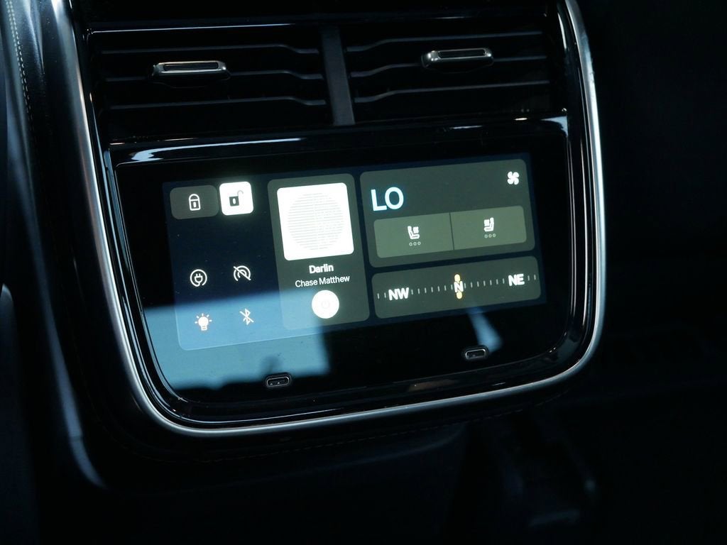 2023 RIVIAN R1T Adventure