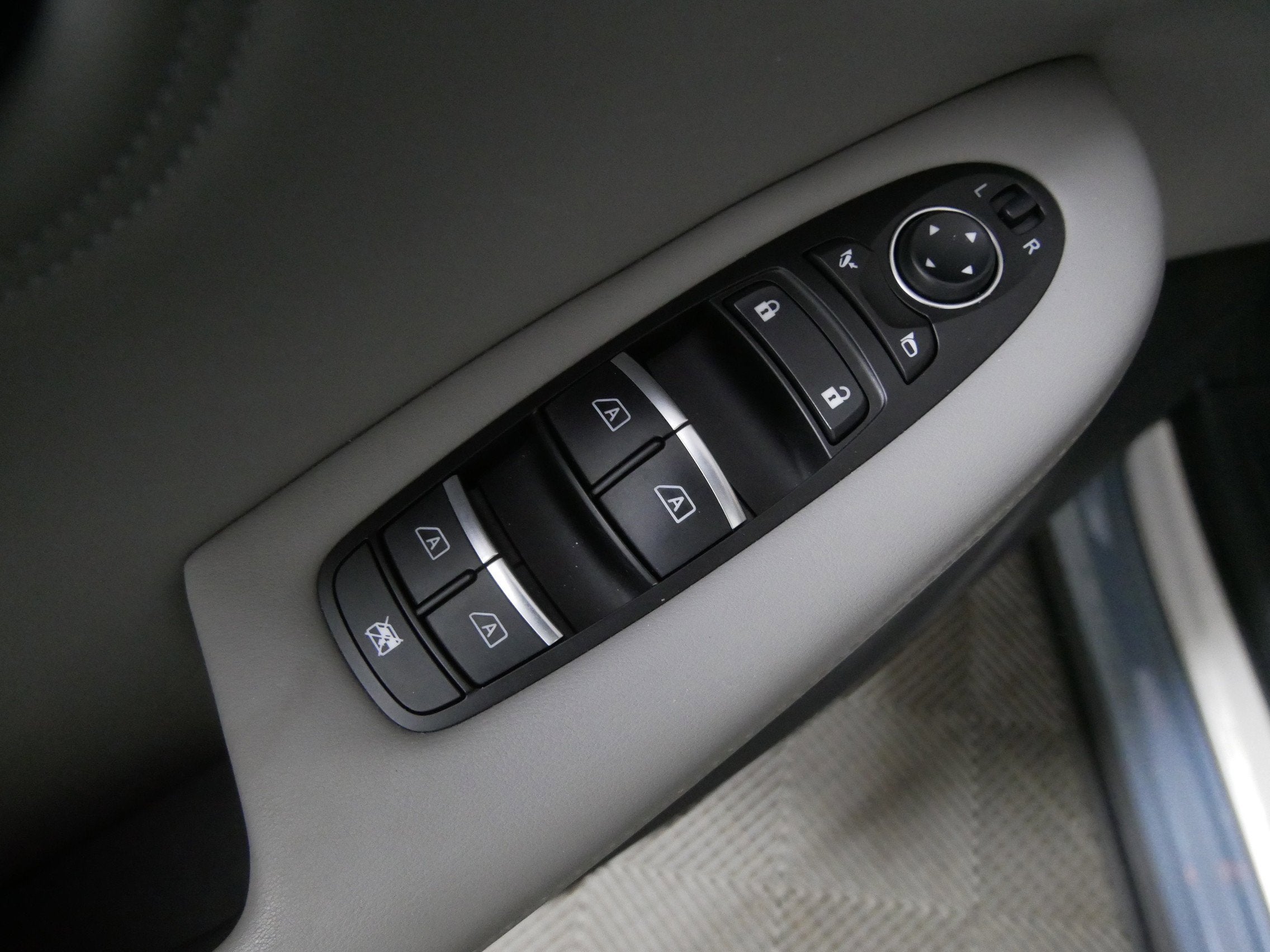 2024 INFINITI QX50 SENSORY