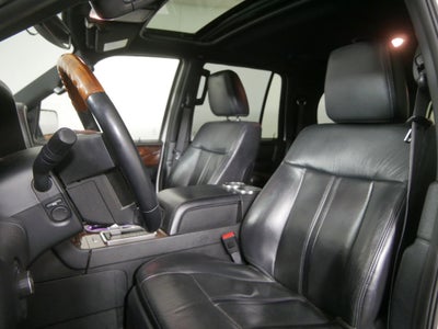2015 Lincoln Navigator L Base