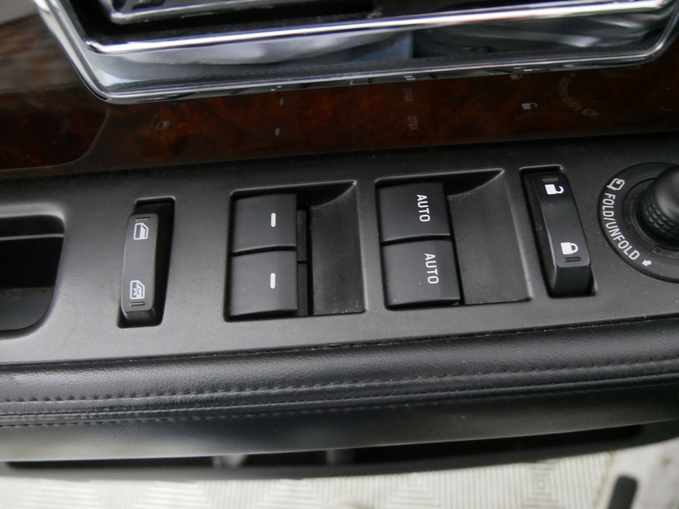 2015 Lincoln Navigator L Base