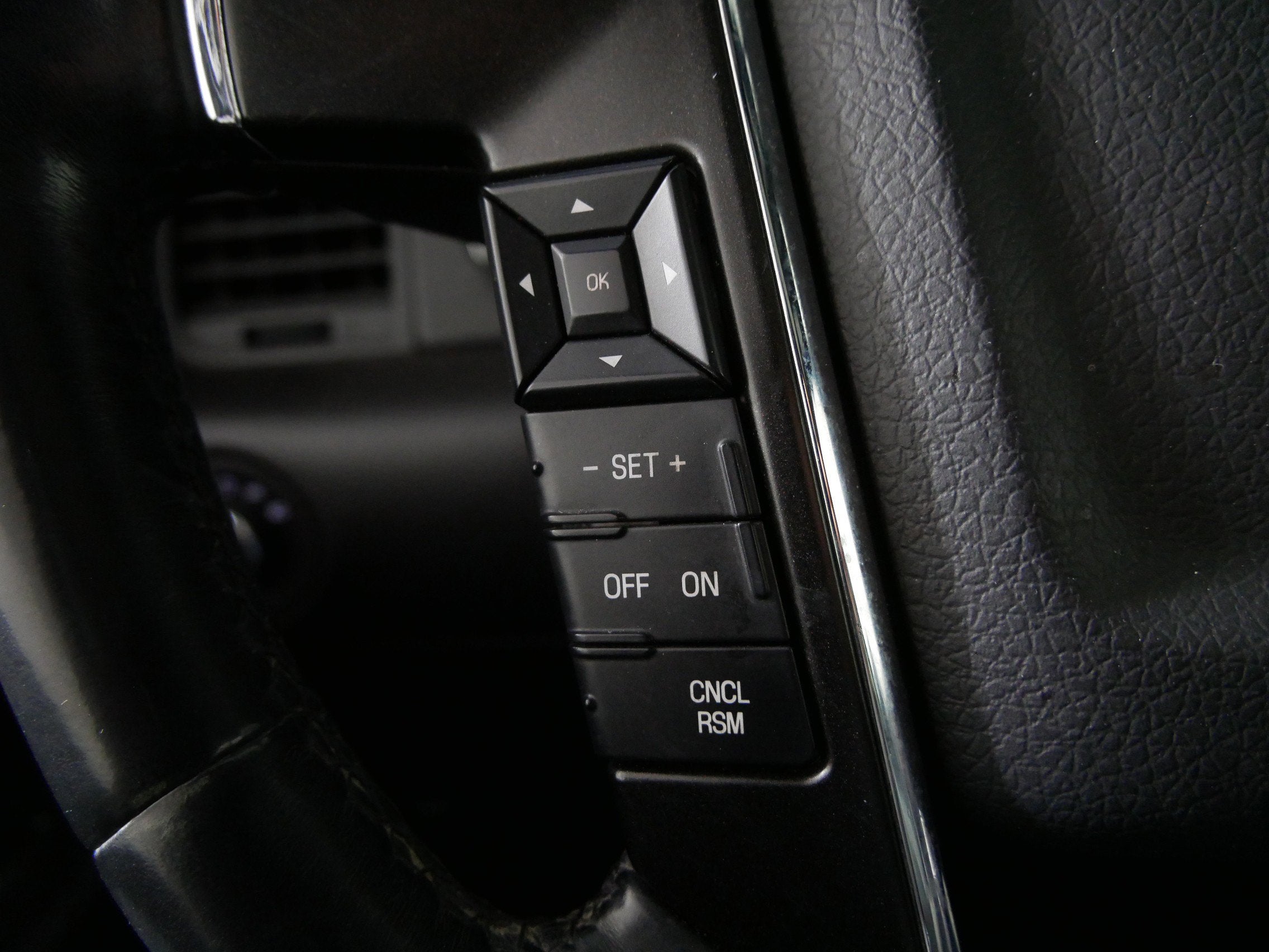 2015 Lincoln Navigator L Base