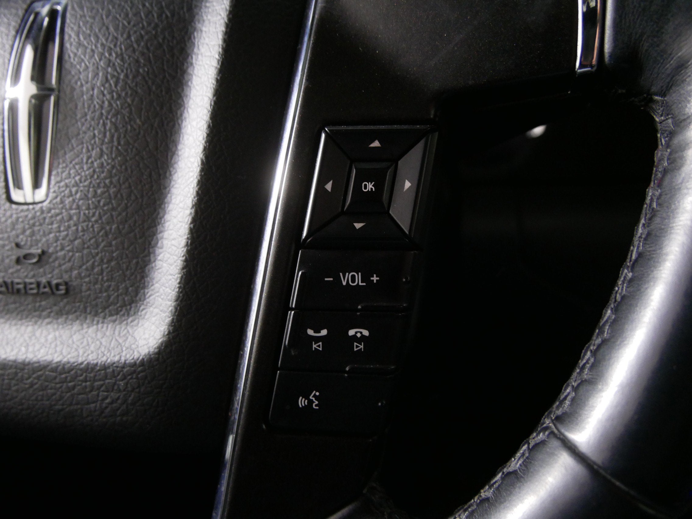 2015 Lincoln Navigator L Base