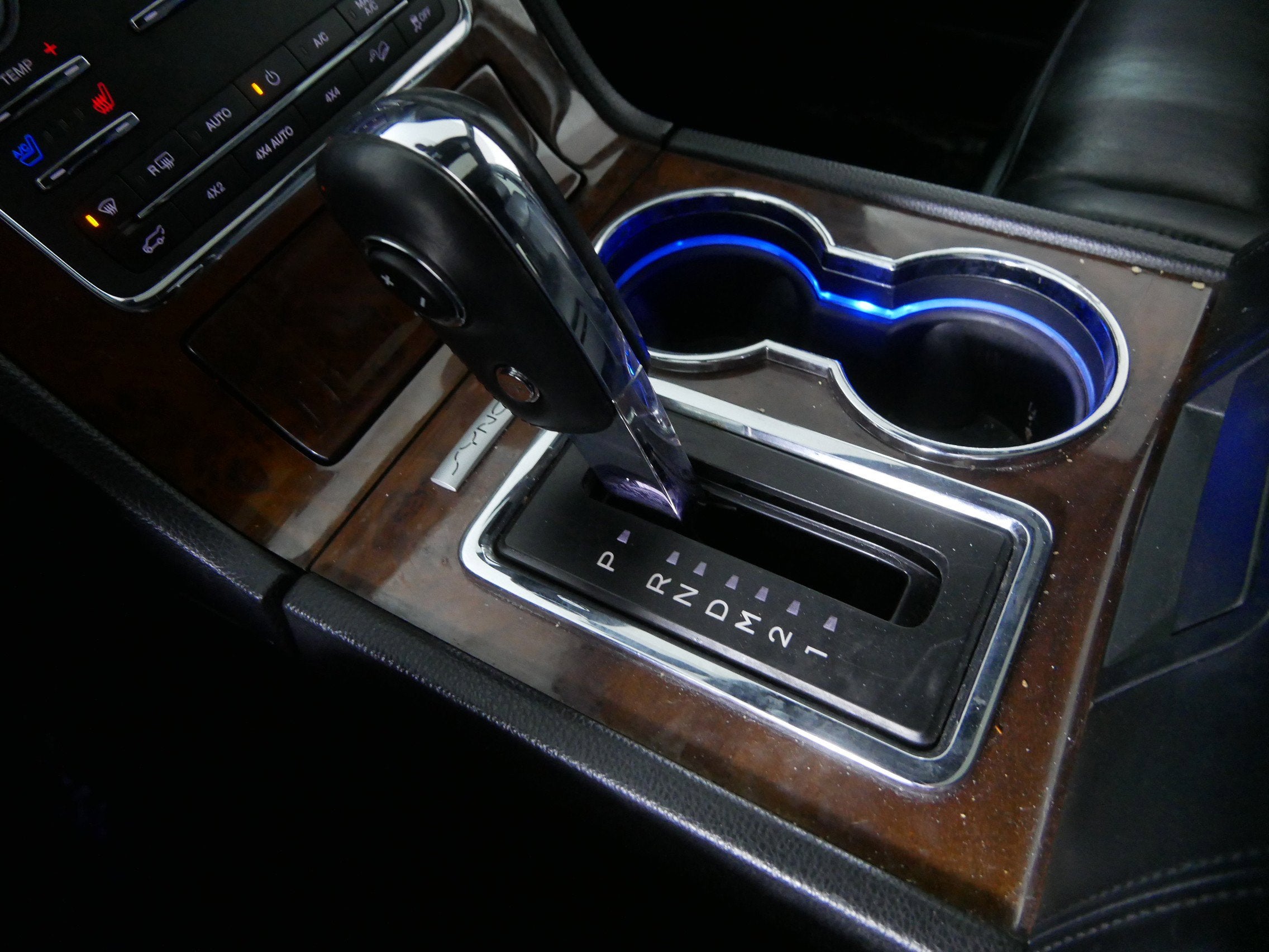 2015 Lincoln Navigator L Base