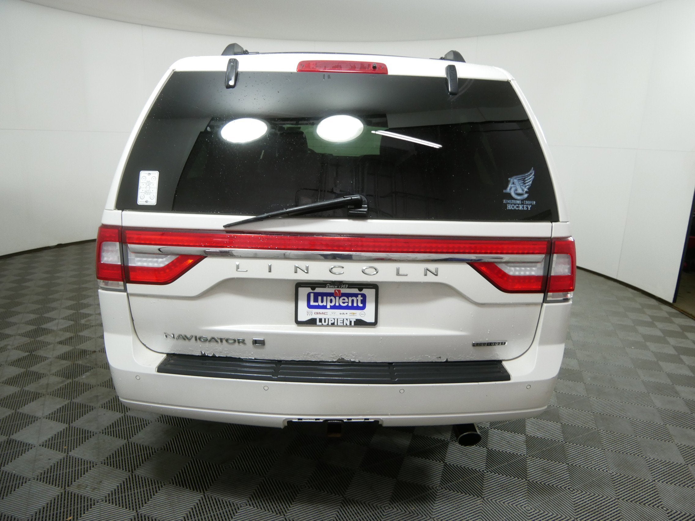 2015 Lincoln Navigator L Base