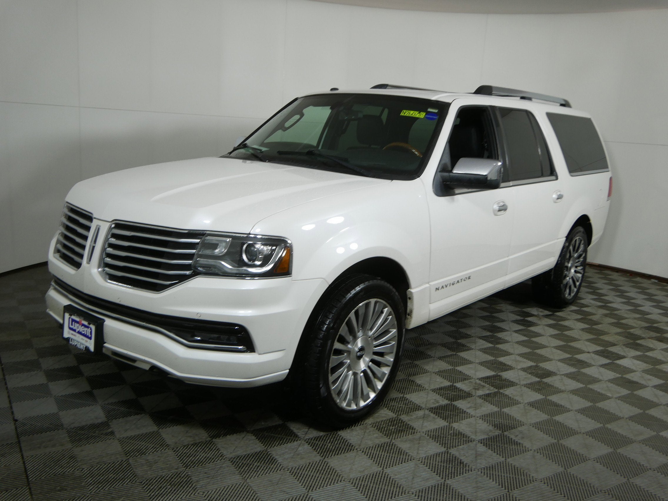 2015 Lincoln Navigator L Base