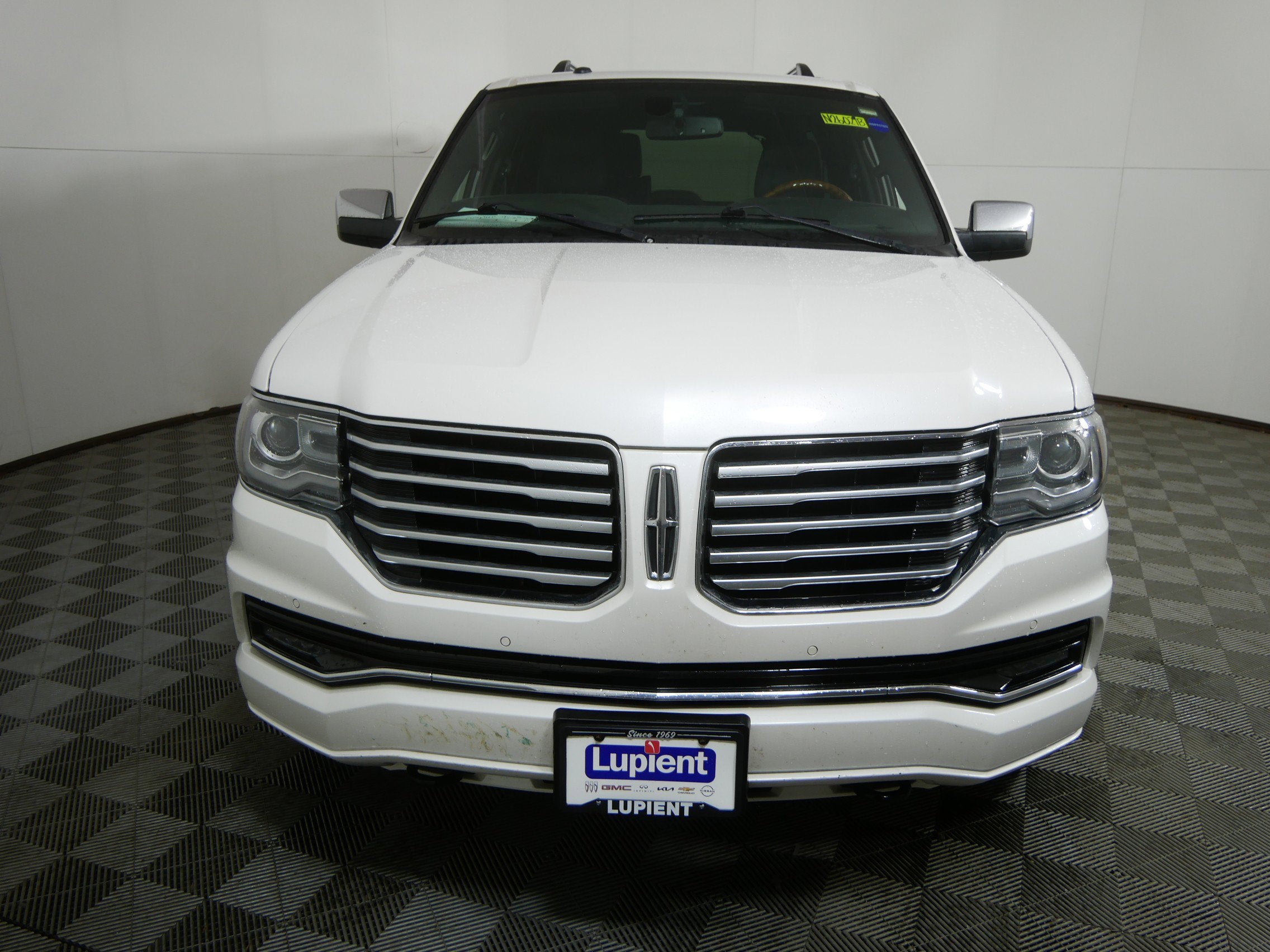 2015 Lincoln Navigator L Base