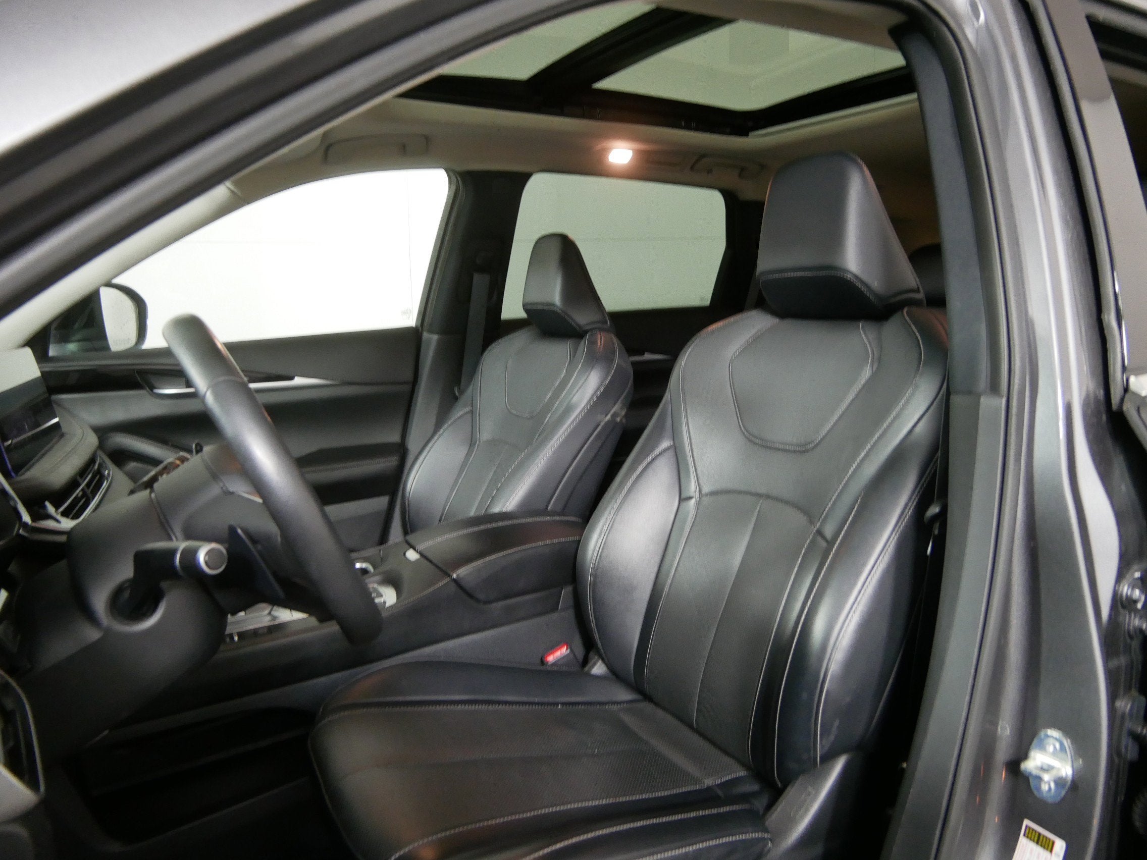 2023 INFINITI QX60 PURE