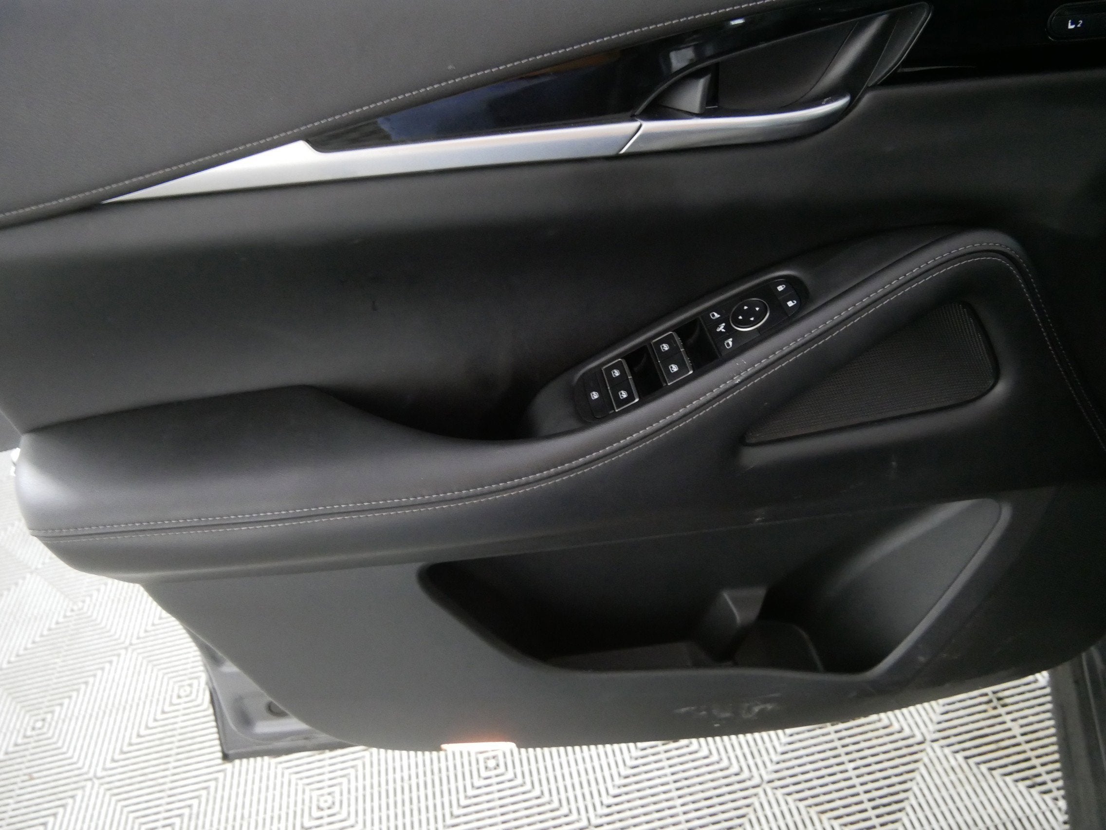 2023 INFINITI QX60 PURE