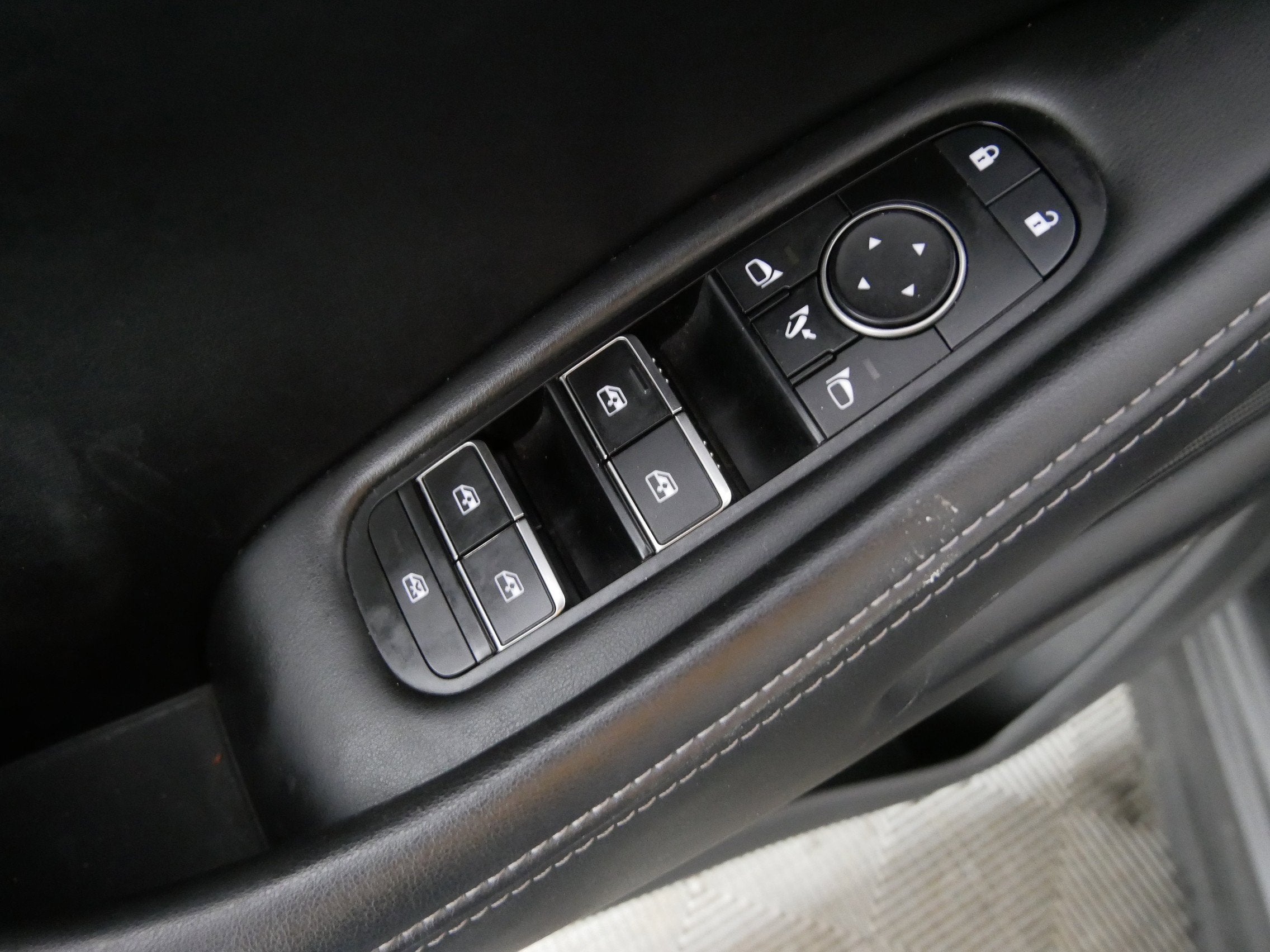 2023 INFINITI QX60 PURE