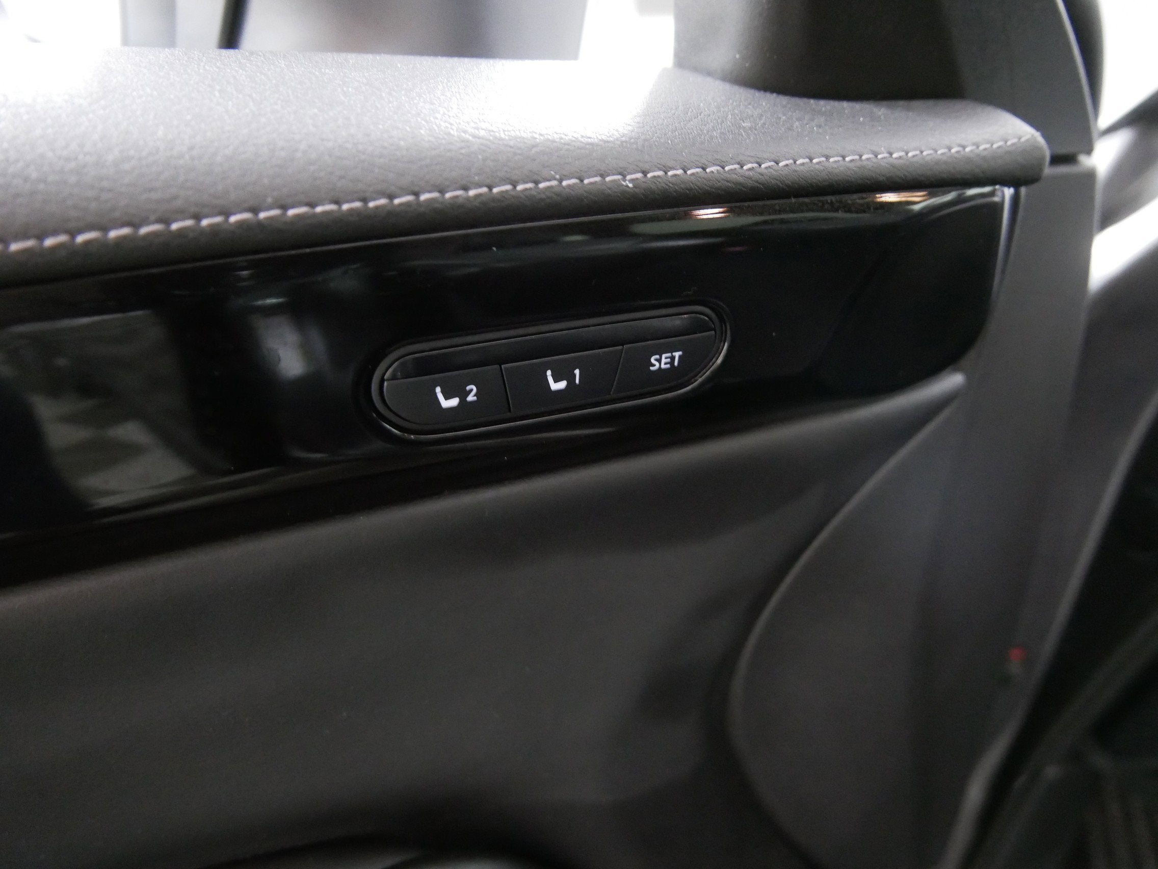 2023 INFINITI QX60 PURE