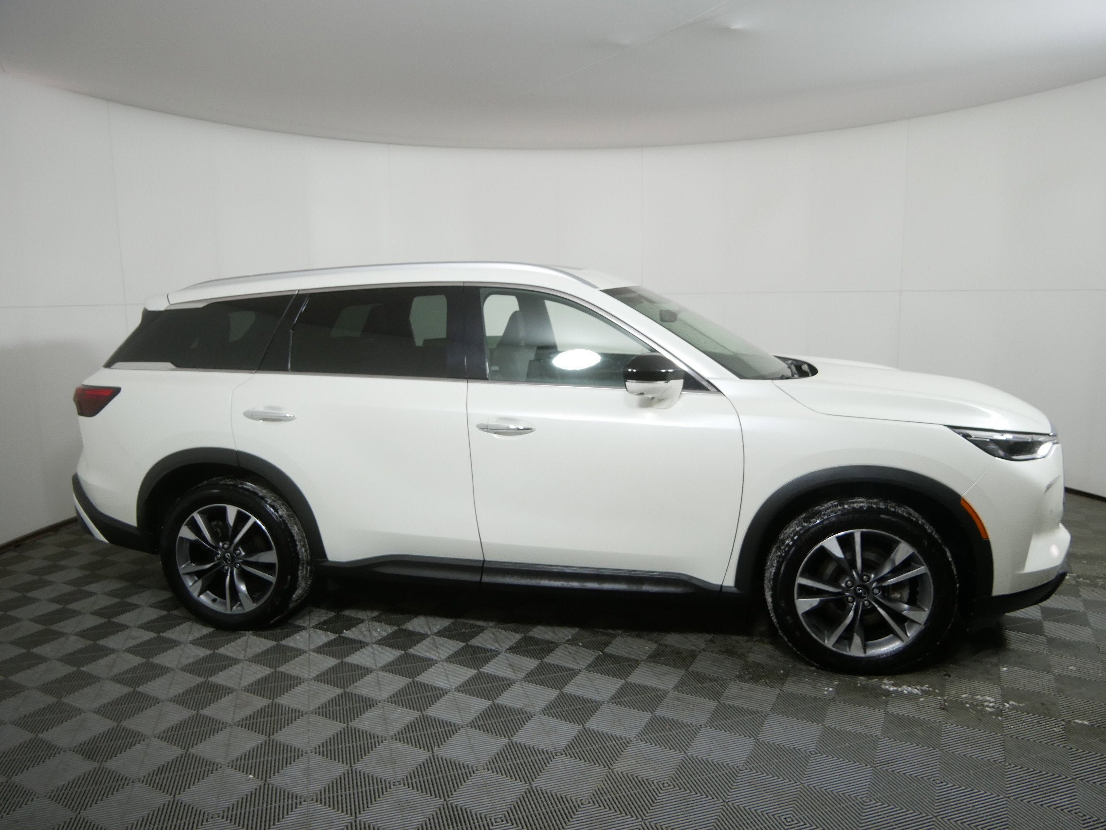 2024 INFINITI QX60 LUXE