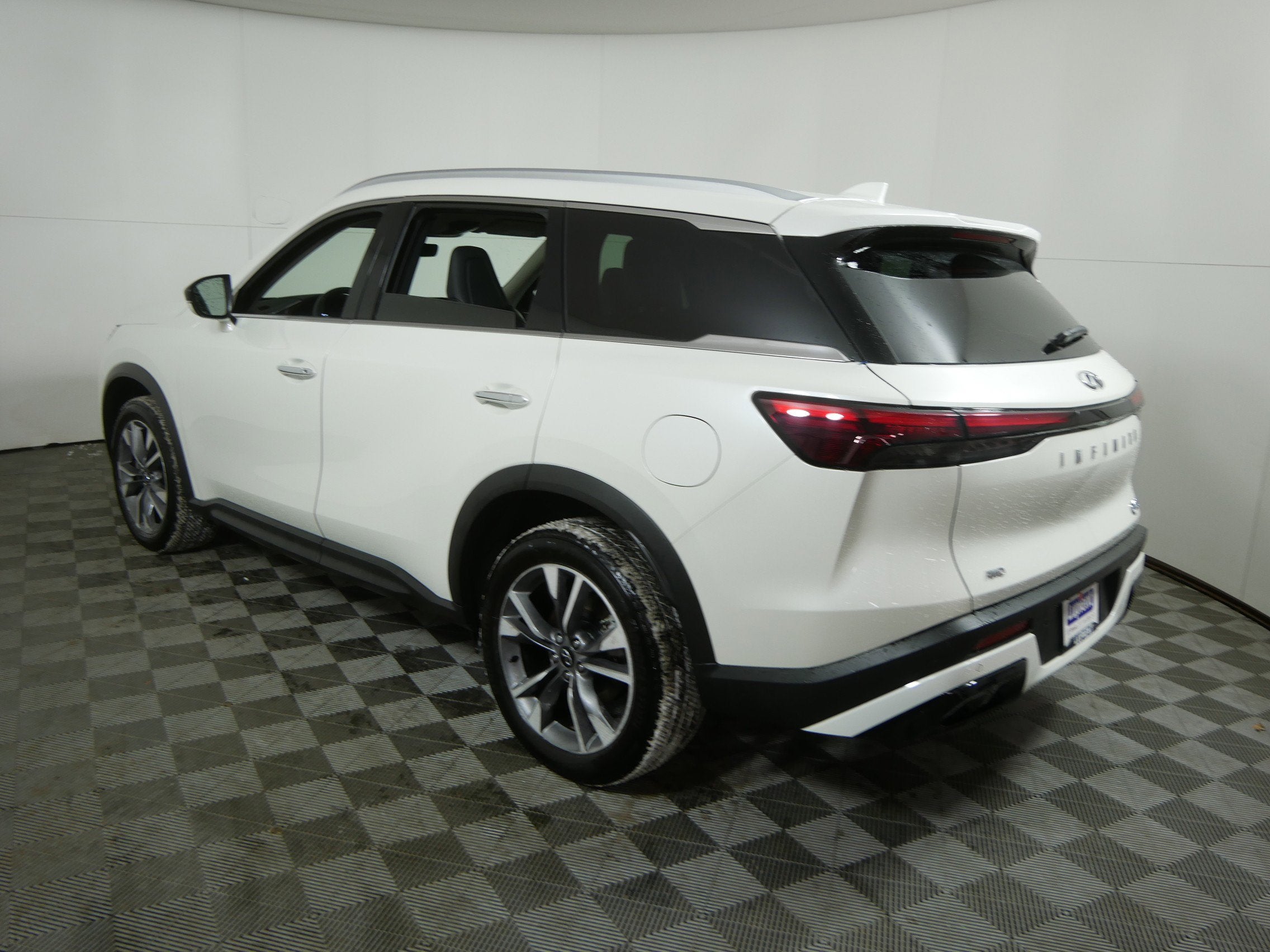 2024 INFINITI QX60 LUXE