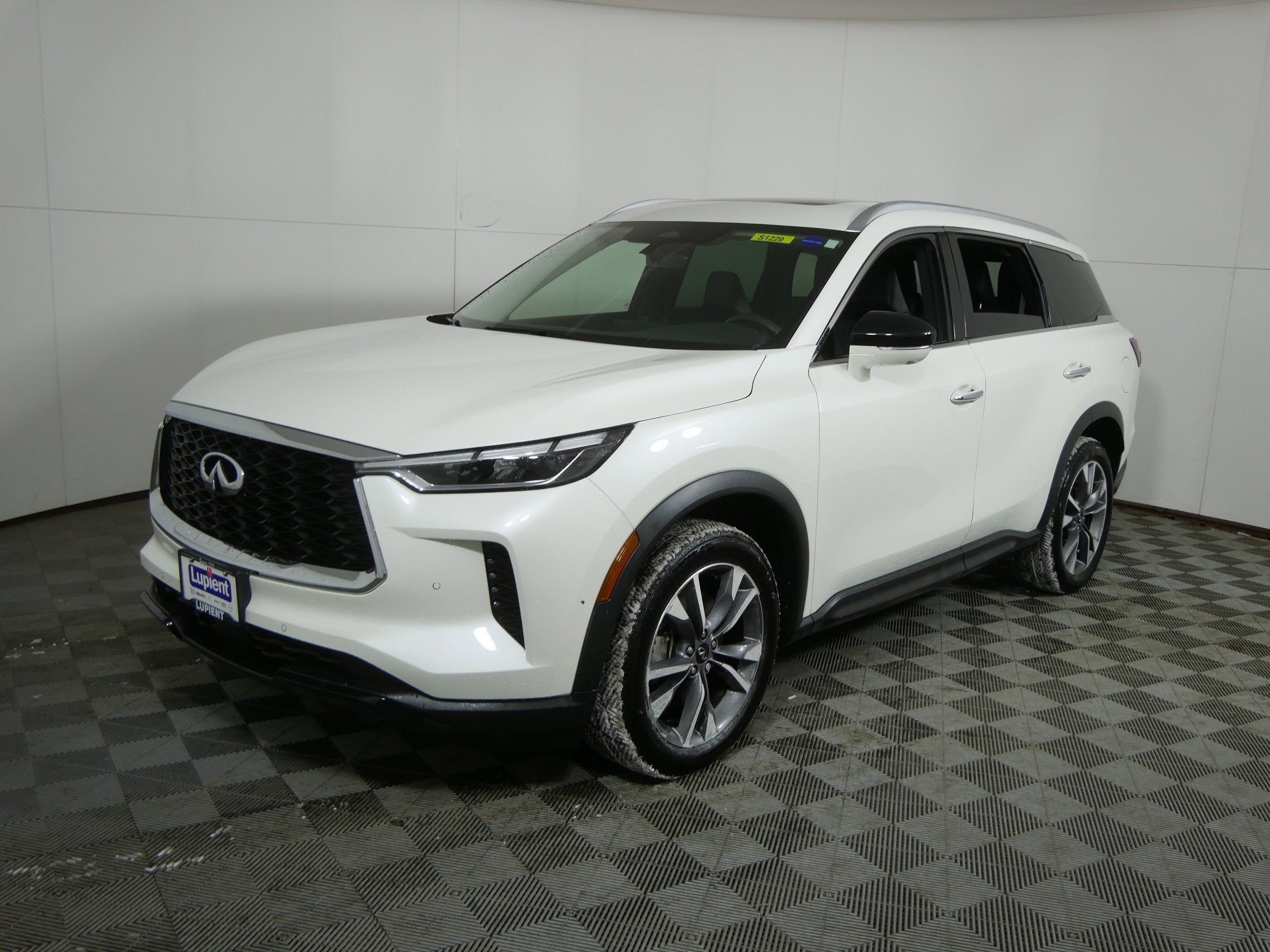 2024 INFINITI QX60 LUXE