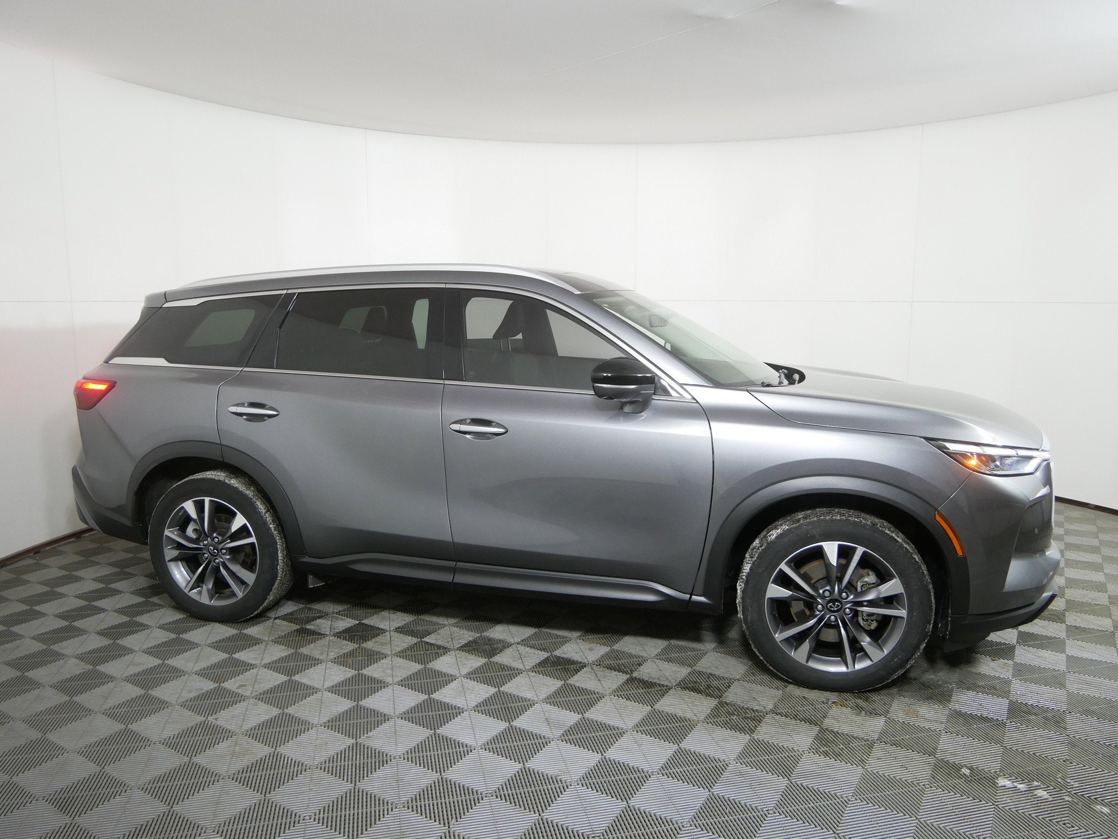 2024 INFINITI QX60 LUXE