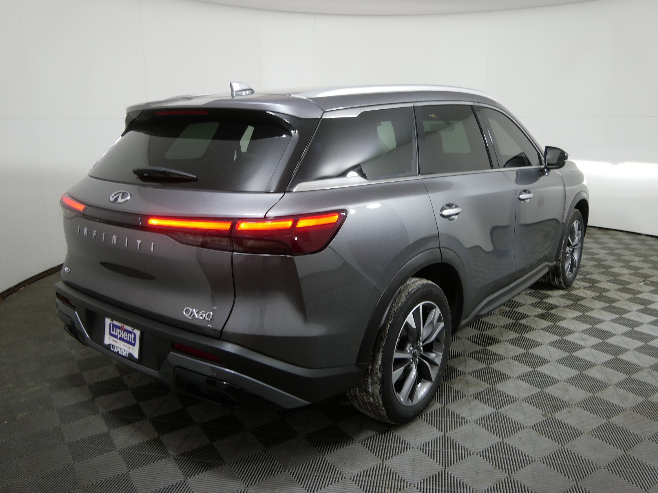 2024 INFINITI QX60 LUXE