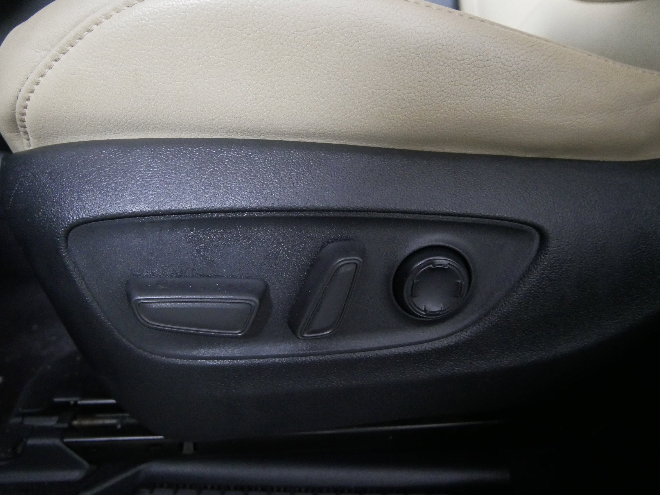 2023 Toyota Sienna LE