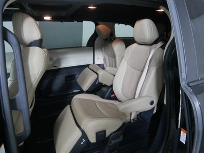 2023 Toyota Sienna LE