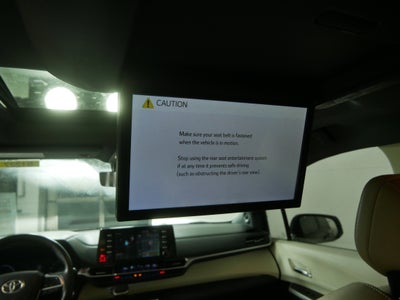 2023 Toyota Sienna LE