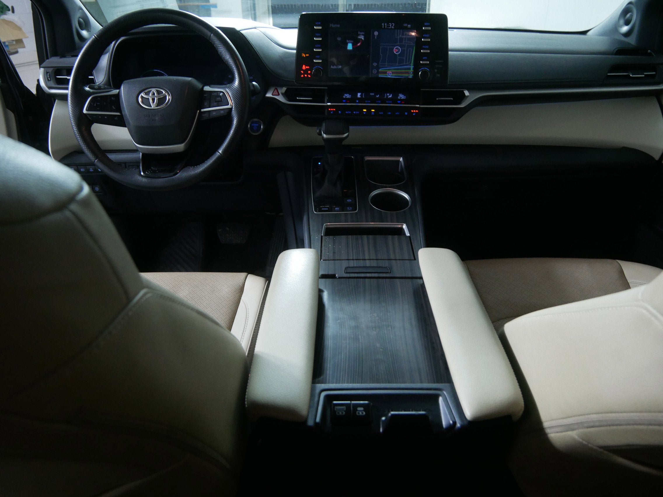 2023 Toyota Sienna LE