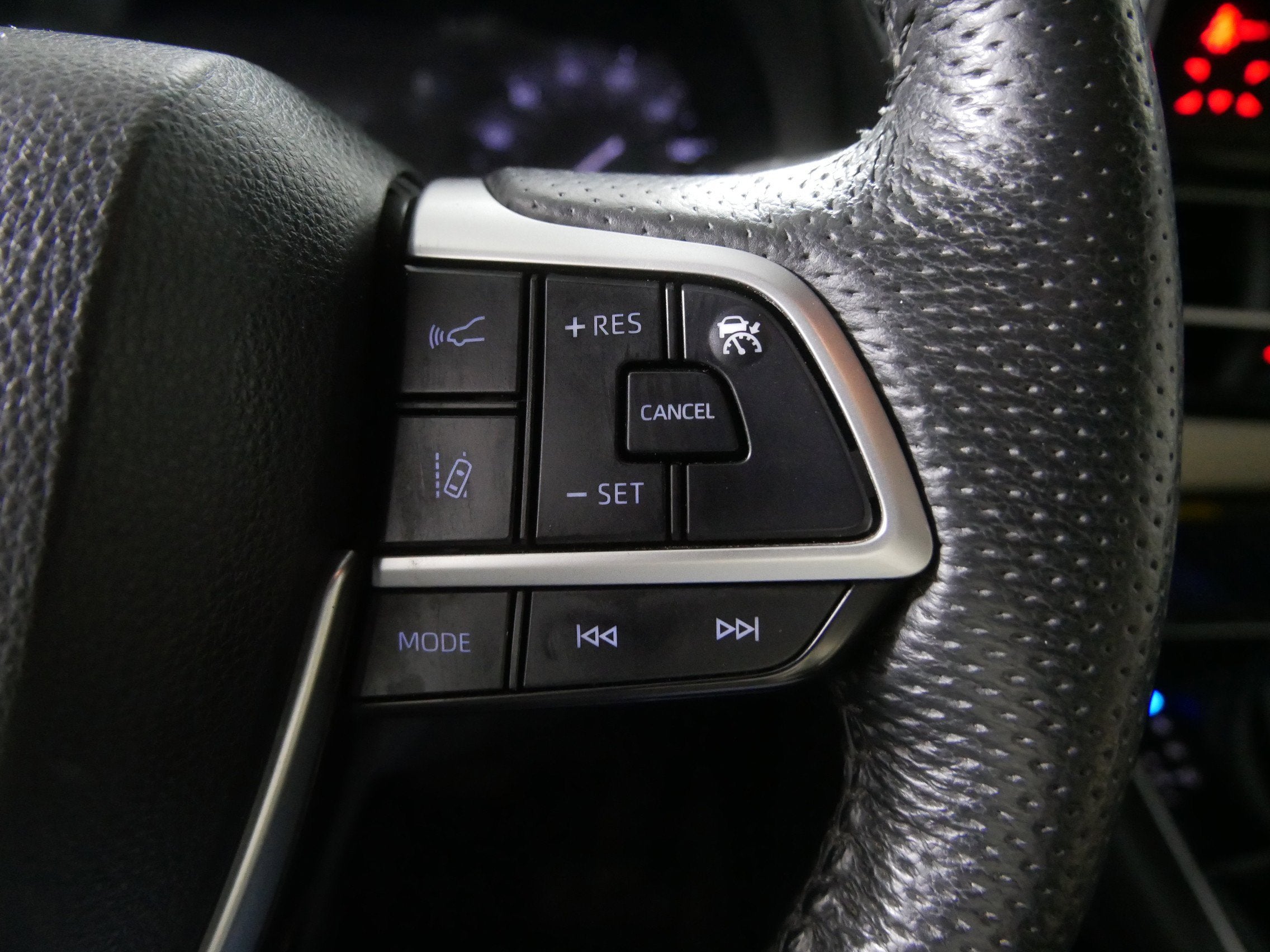 2023 Toyota Sienna LE