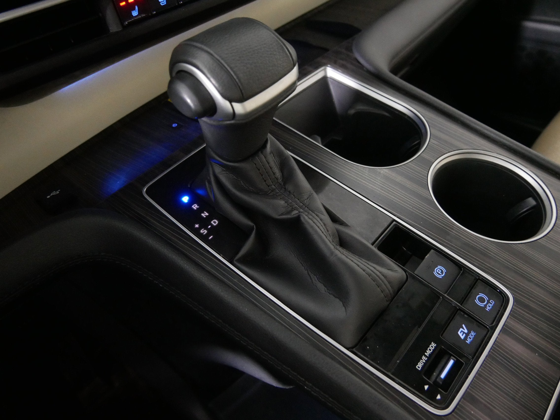 2023 Toyota Sienna LE