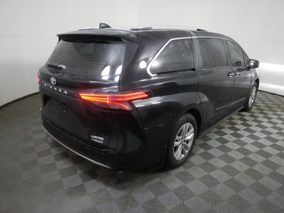 2023 Toyota Sienna LE