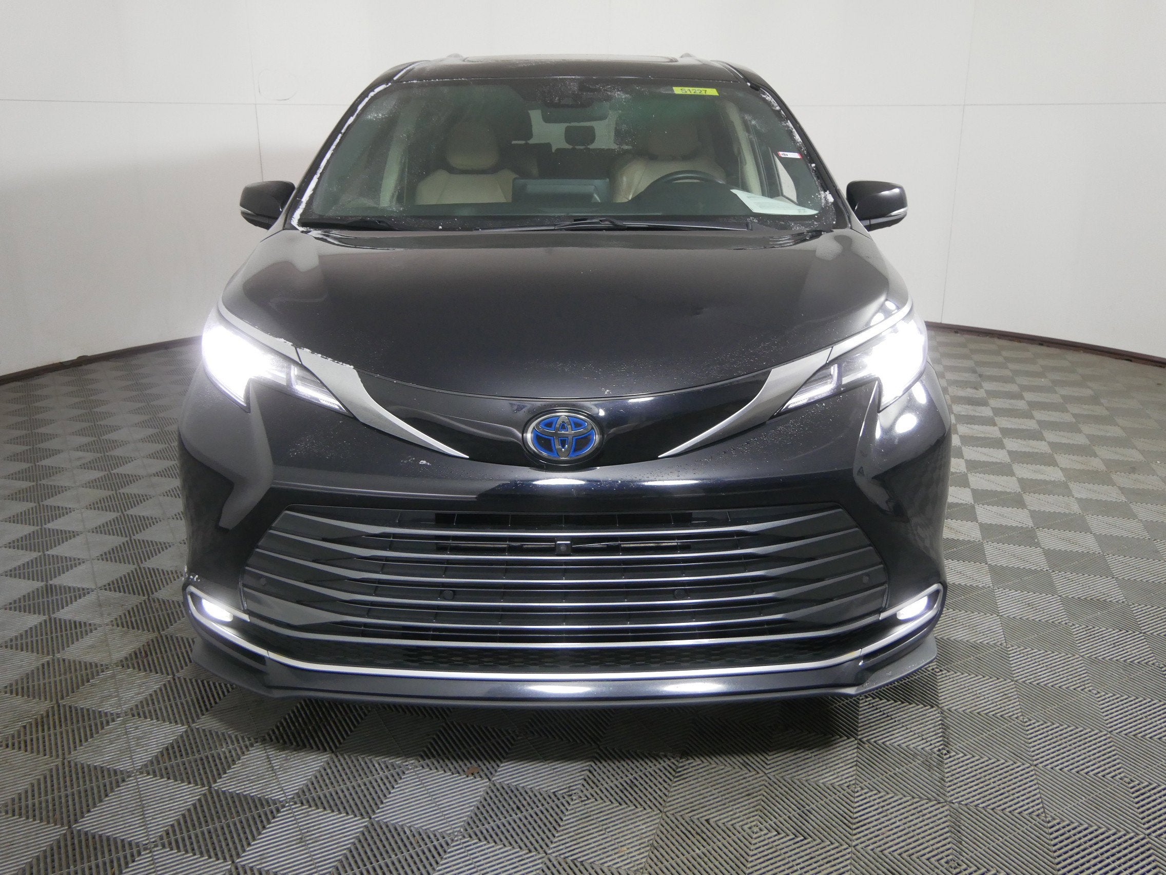 2023 Toyota Sienna LE