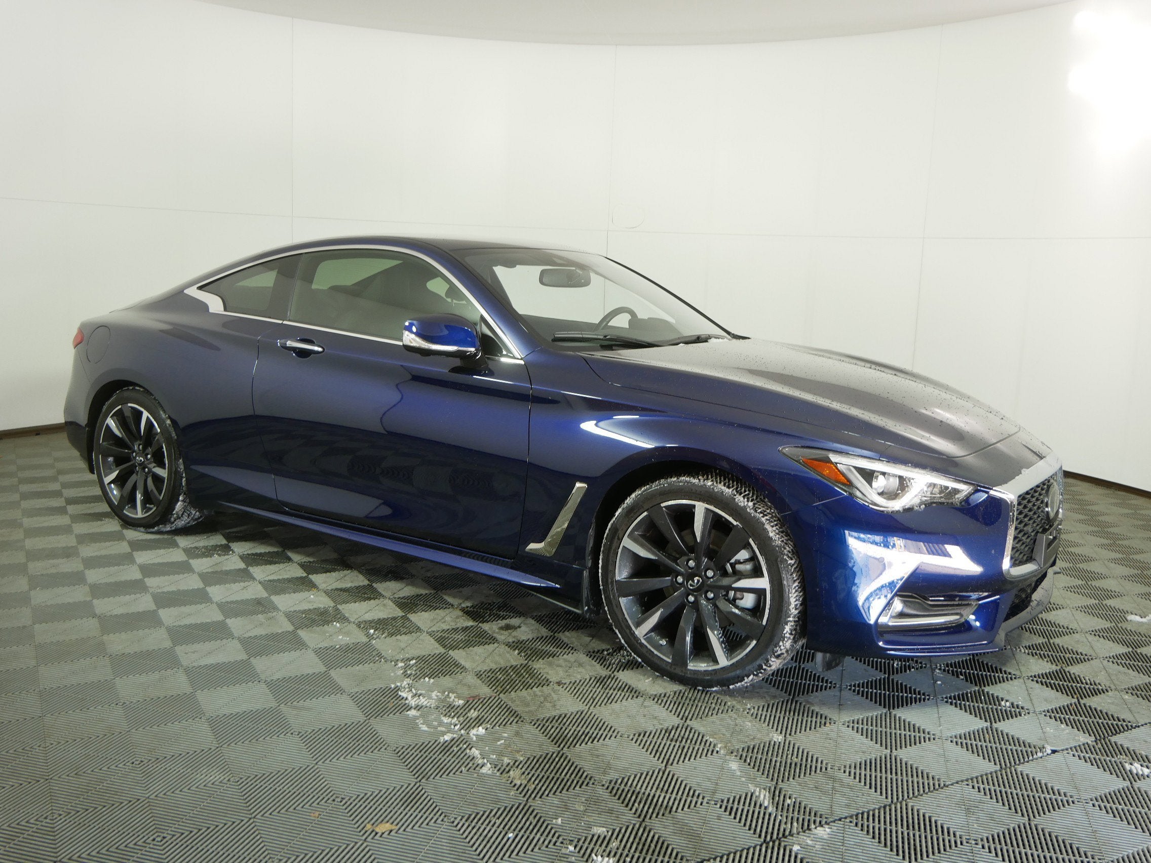 2022 INFINITI Q60 LUXE