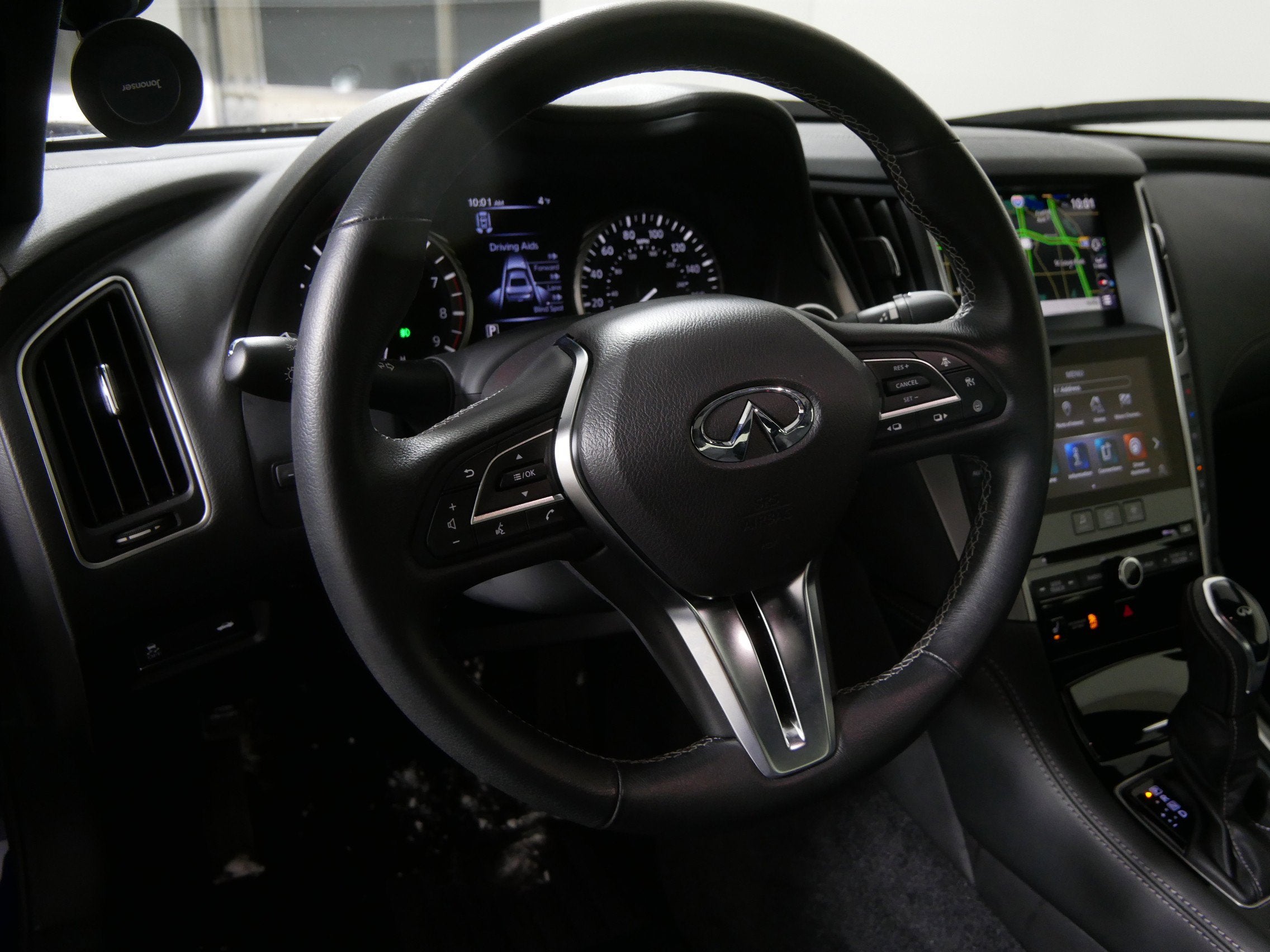 2022 INFINITI Q60 LUXE