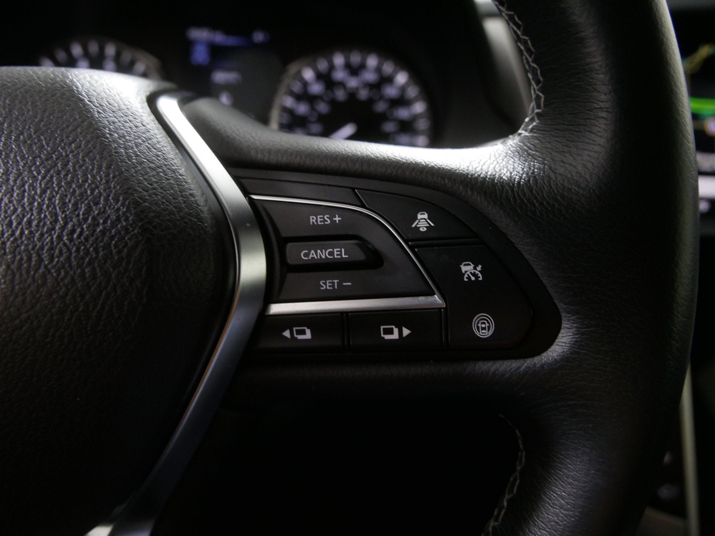 2022 INFINITI Q60 LUXE