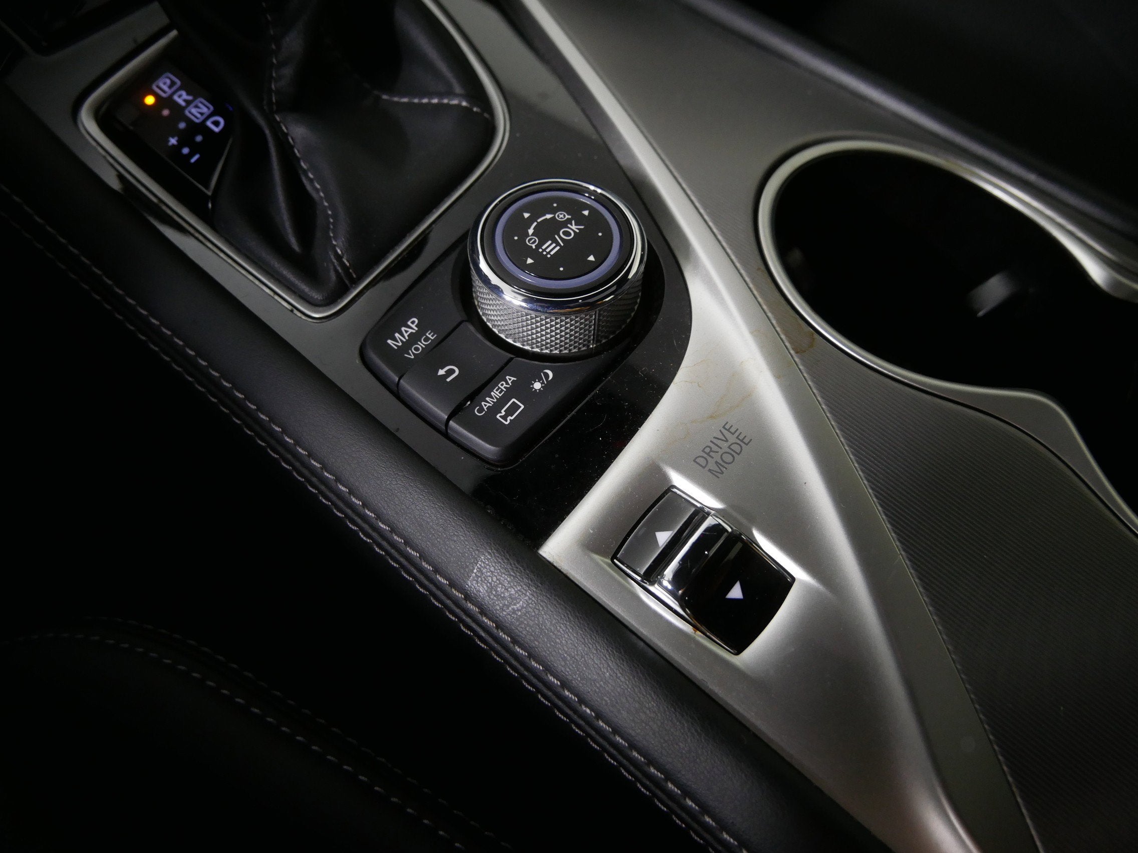 2022 INFINITI Q60 LUXE