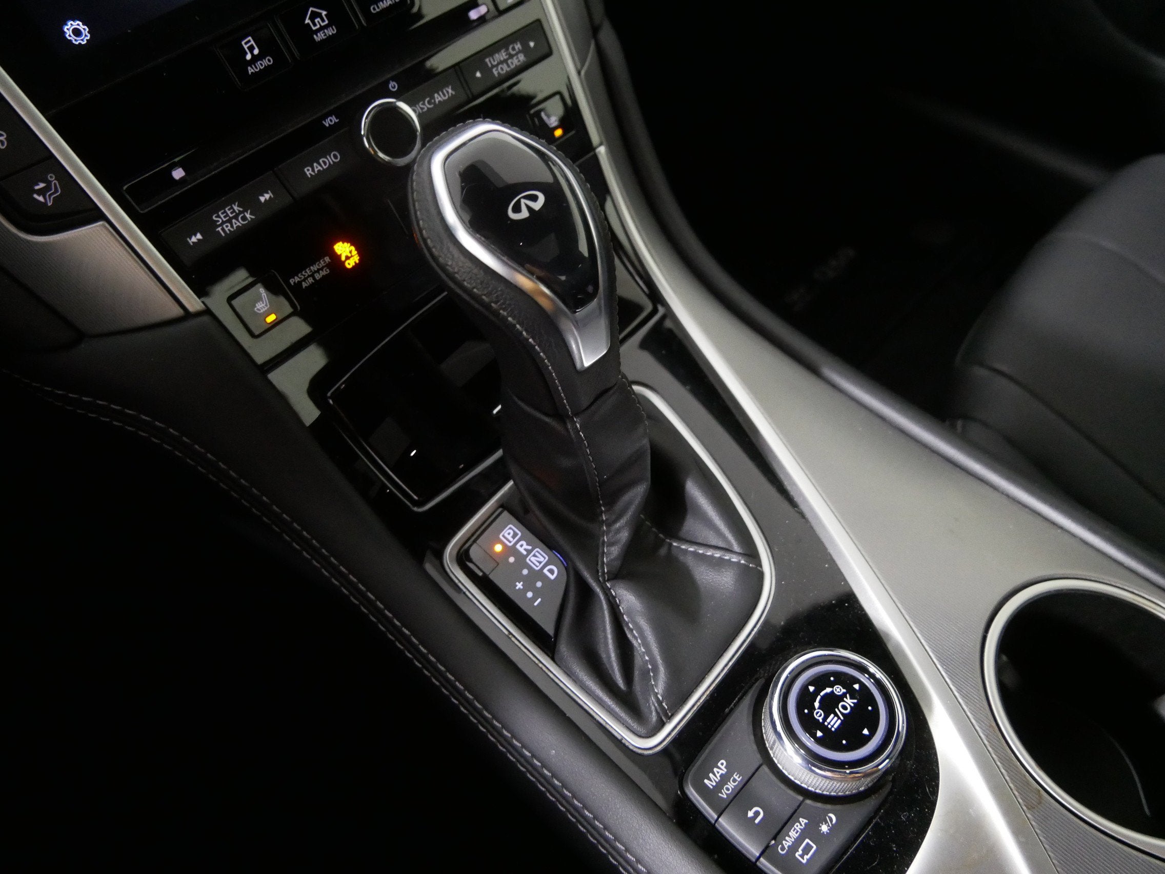 2022 INFINITI Q60 LUXE