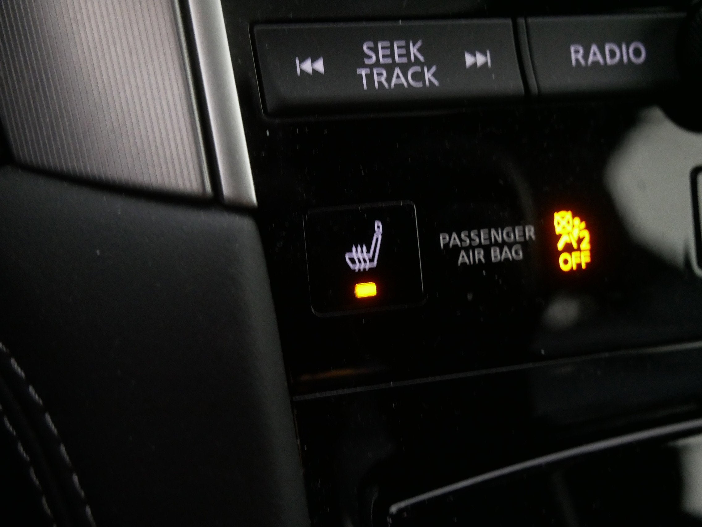 2022 INFINITI Q60 LUXE