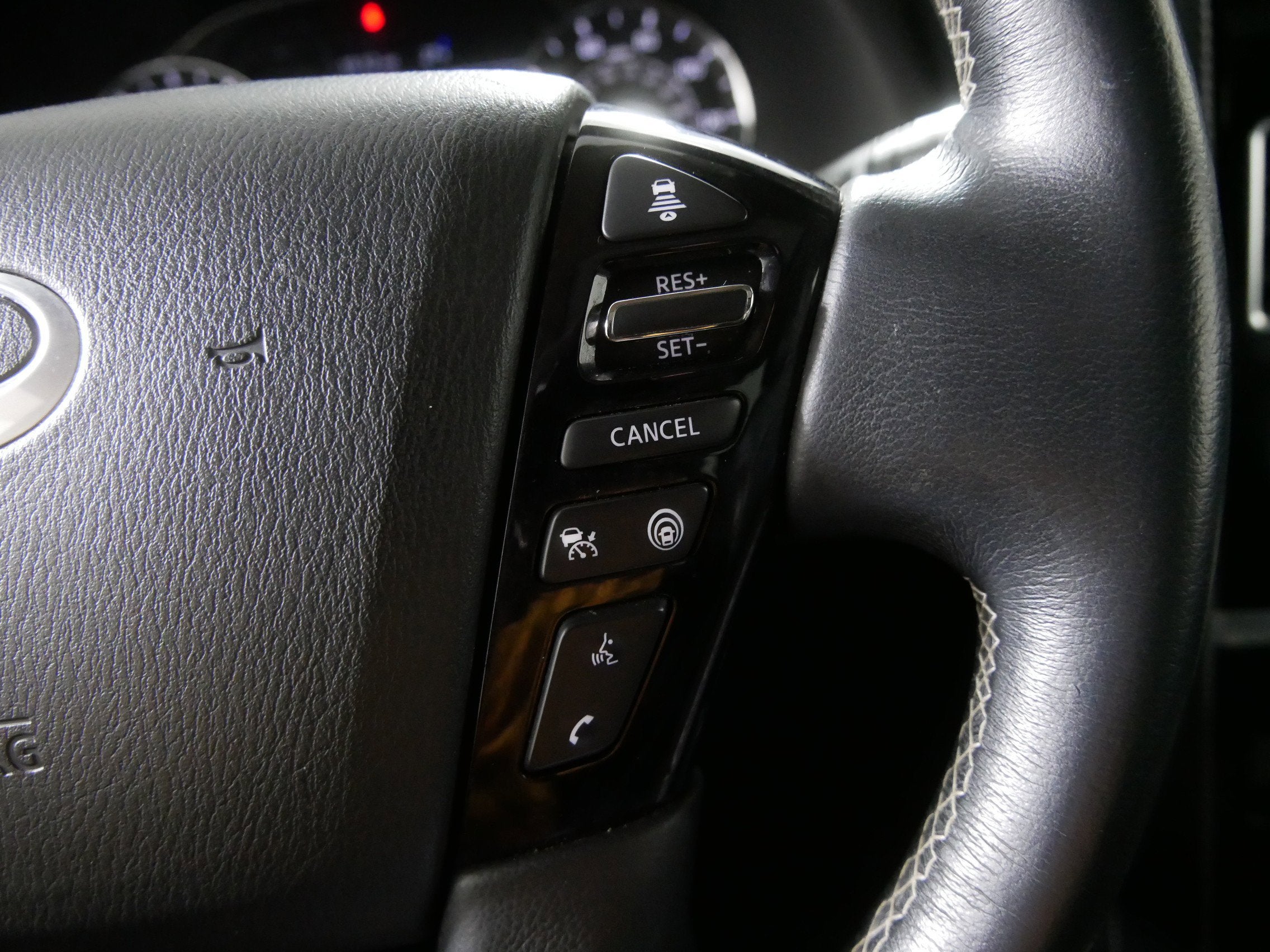 2022 INFINITI QX80 LUXE