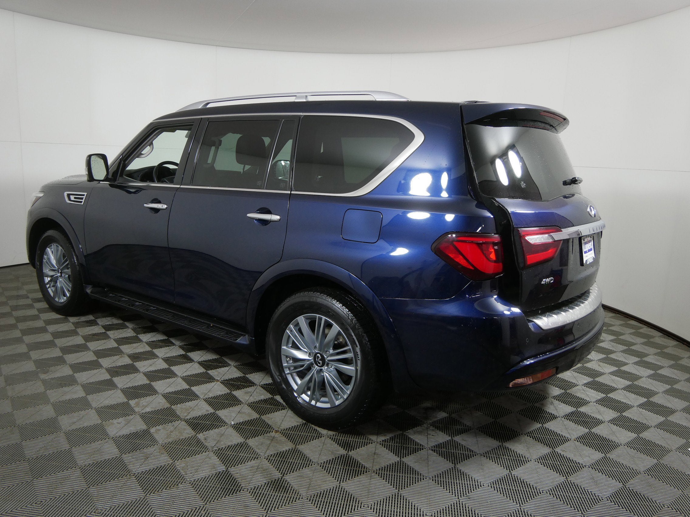 2024 INFINITI QX80 LUXE