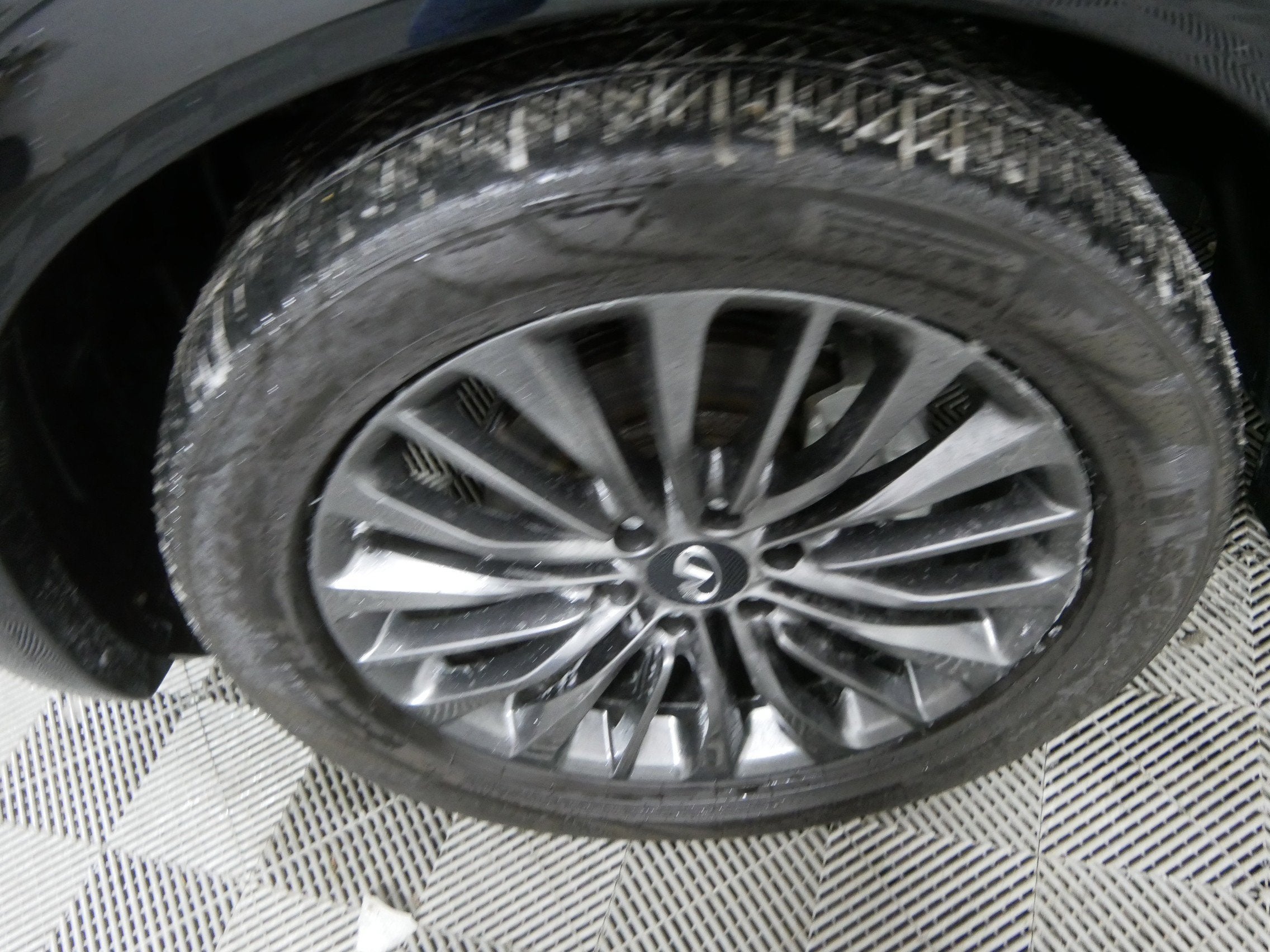 2023 INFINITI QX80 SENSORY