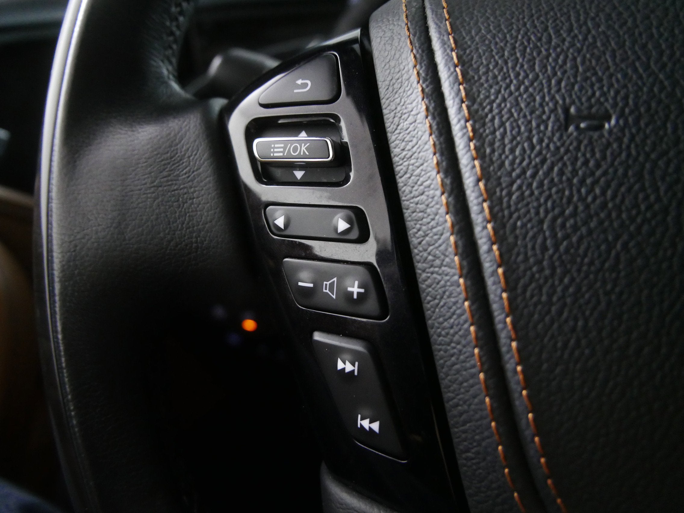 2023 INFINITI QX80 SENSORY