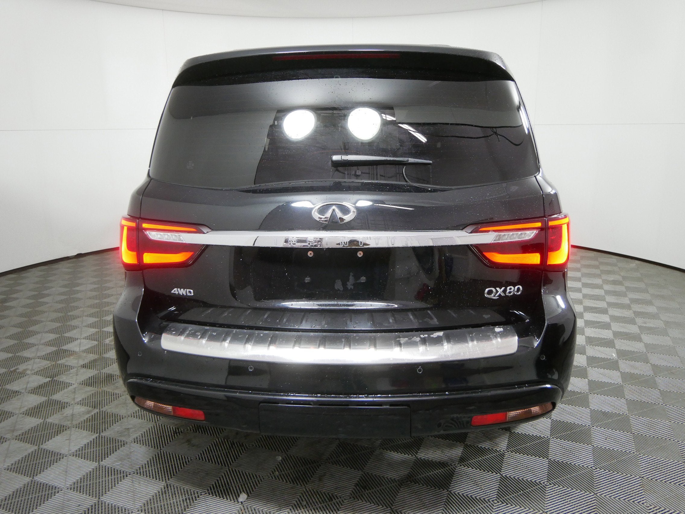 2023 INFINITI QX80 SENSORY