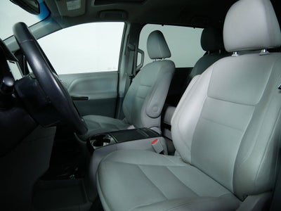 2017 Toyota Sienna XLE 7 Passenger