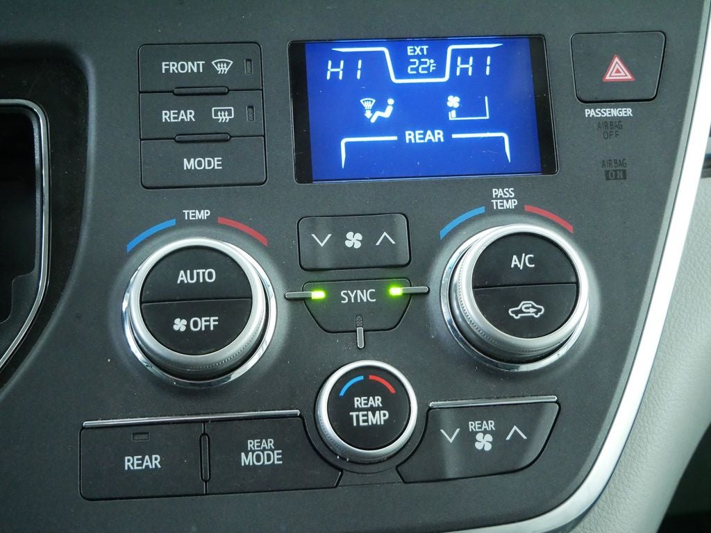 2017 Toyota Sienna XLE 7 Passenger