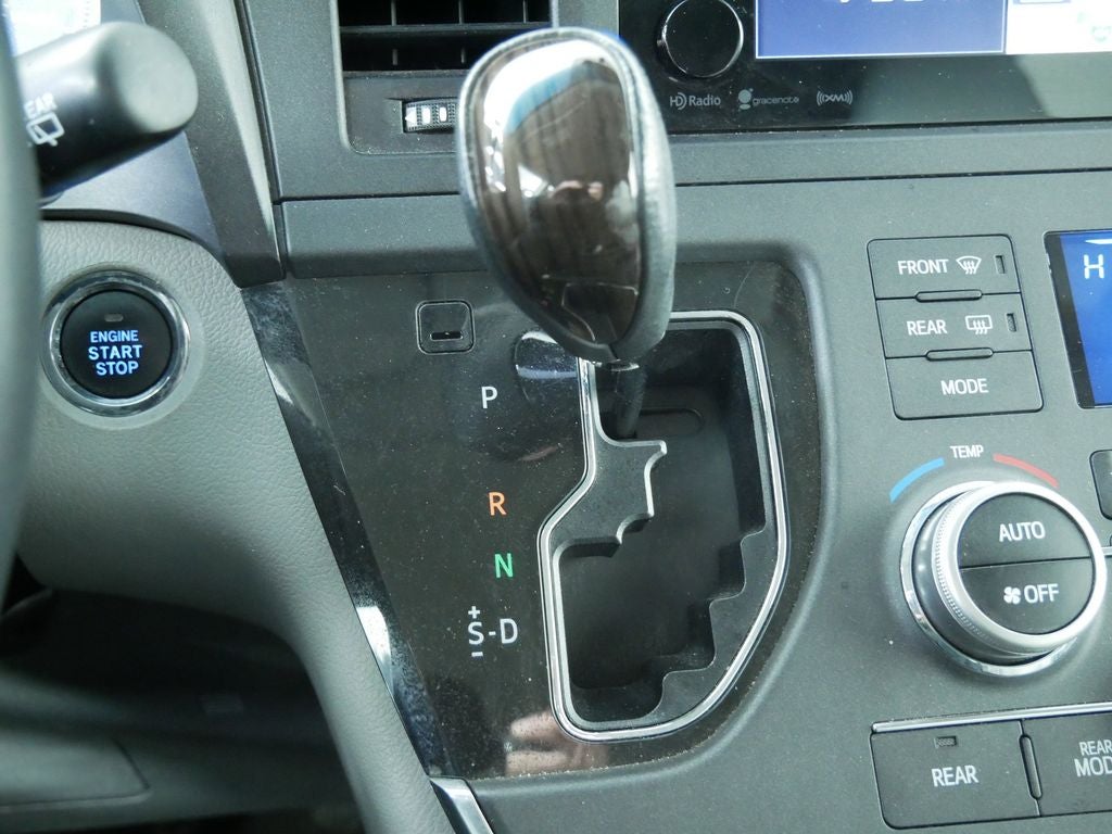 2017 Toyota Sienna XLE 7 Passenger