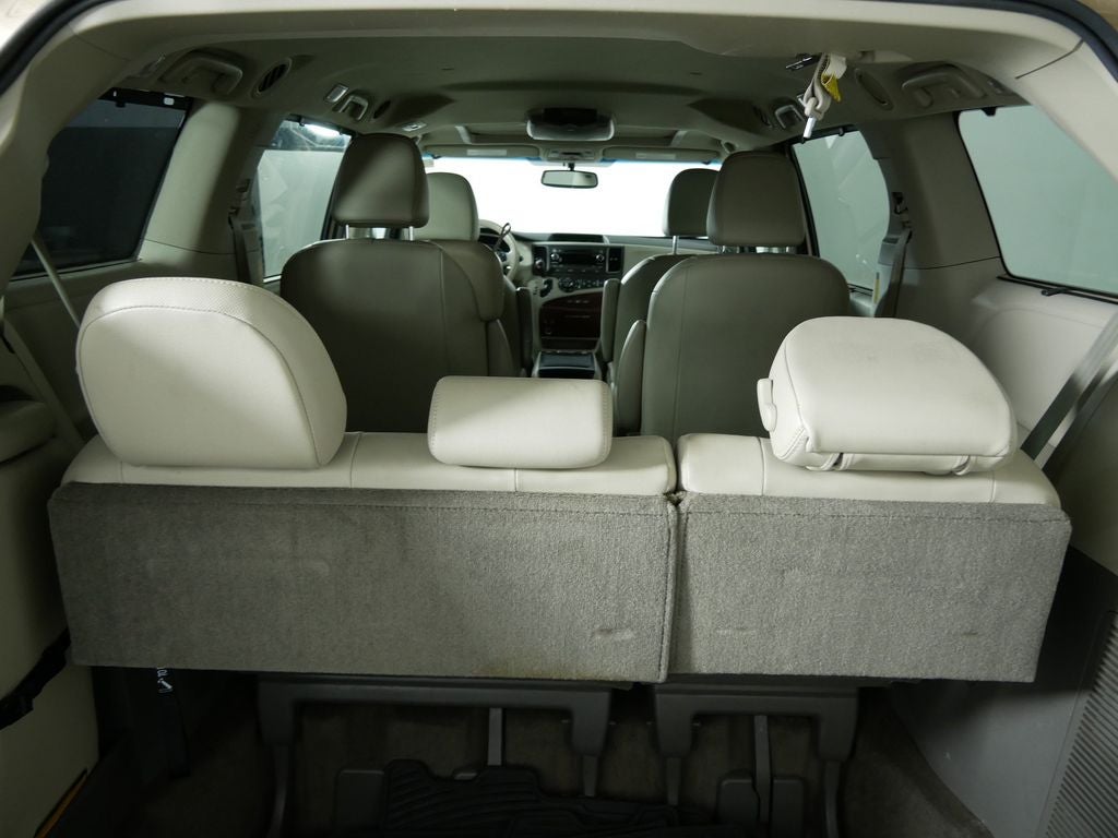 2014 Toyota Sienna XLE 7 Passenger