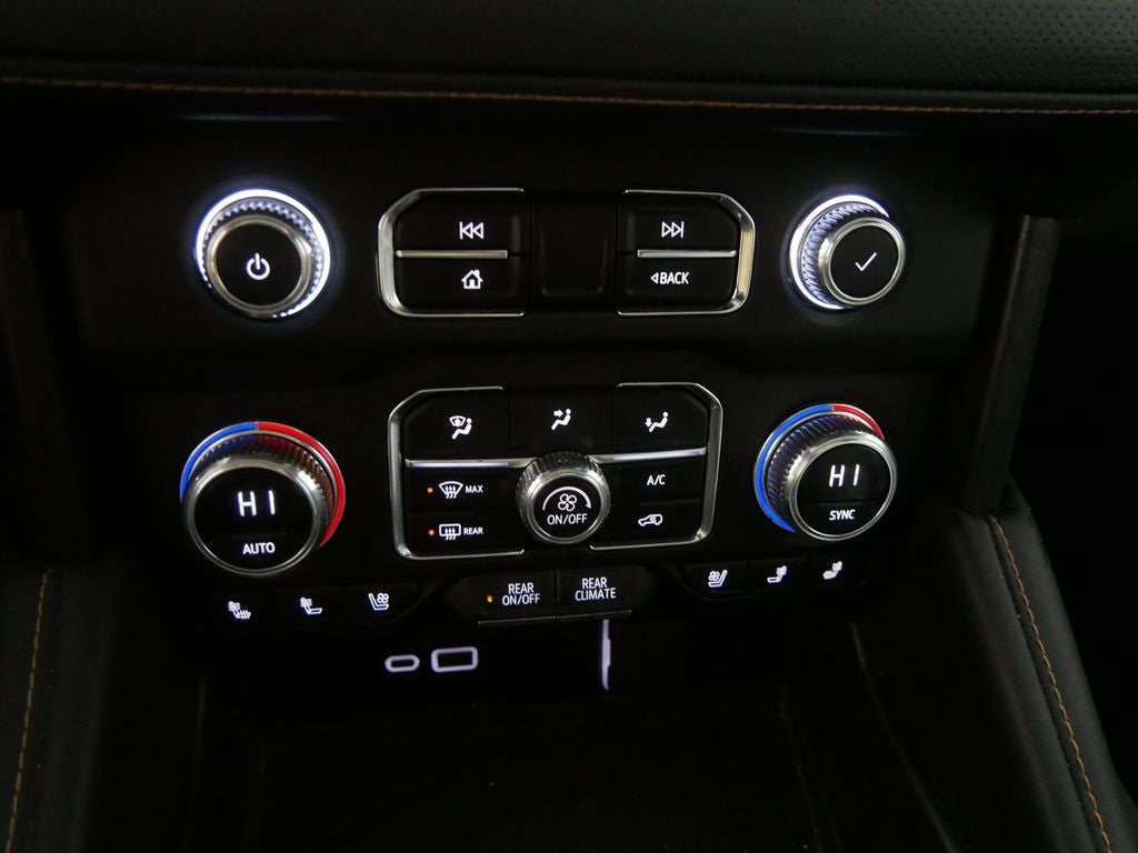 2024 GMC Yukon XL AT4