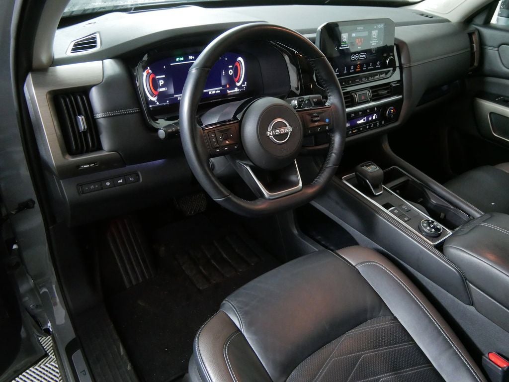 2023 Nissan Pathfinder Platinum