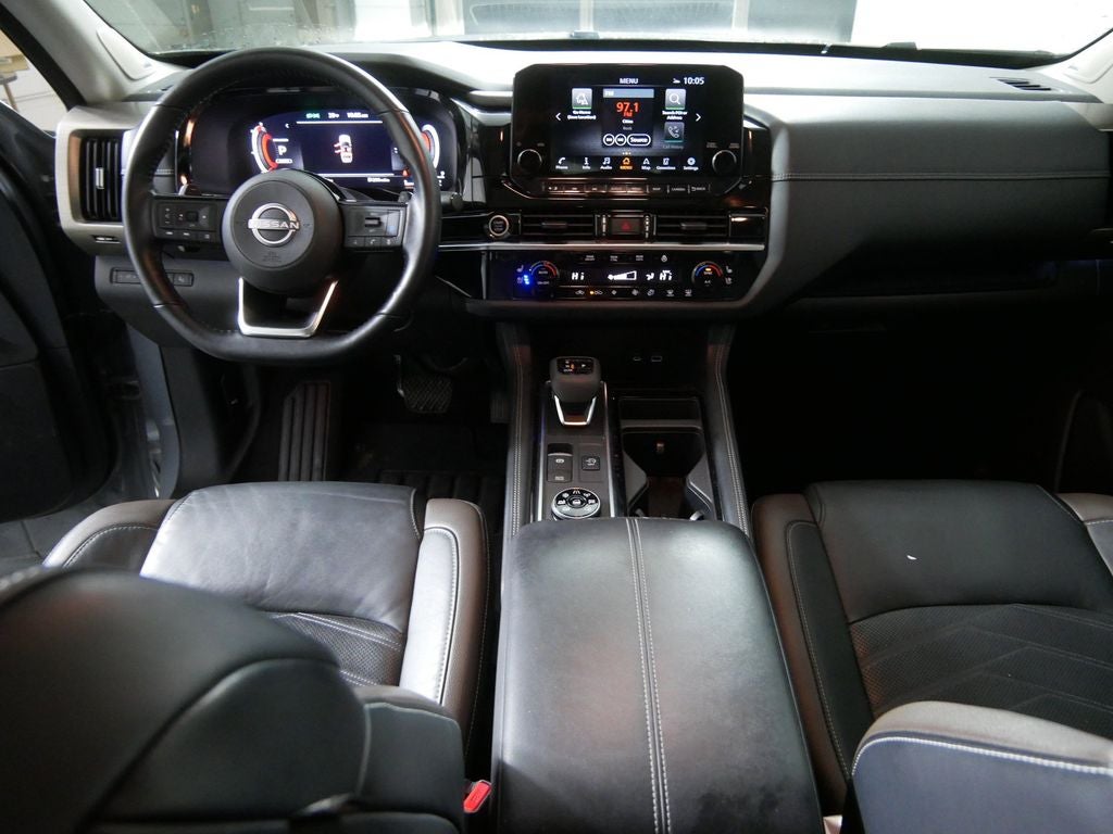 2023 Nissan Pathfinder Platinum