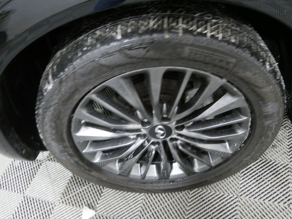 2023 INFINITI QX80 Sensory