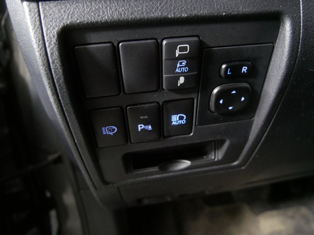 2019 Toyota Land Cruiser Base